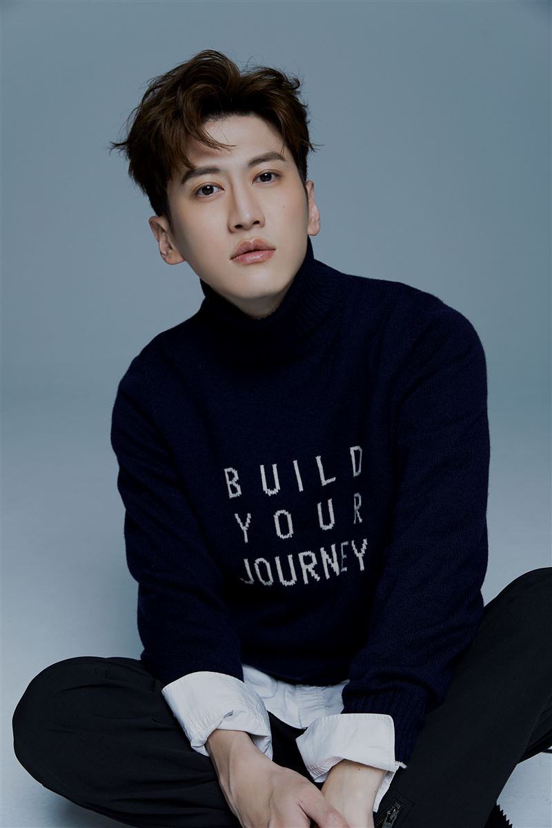 孫沁岳推出新歌〈午夜貓咪電台〉。（圖／ 百鴻揚娛樂提供）