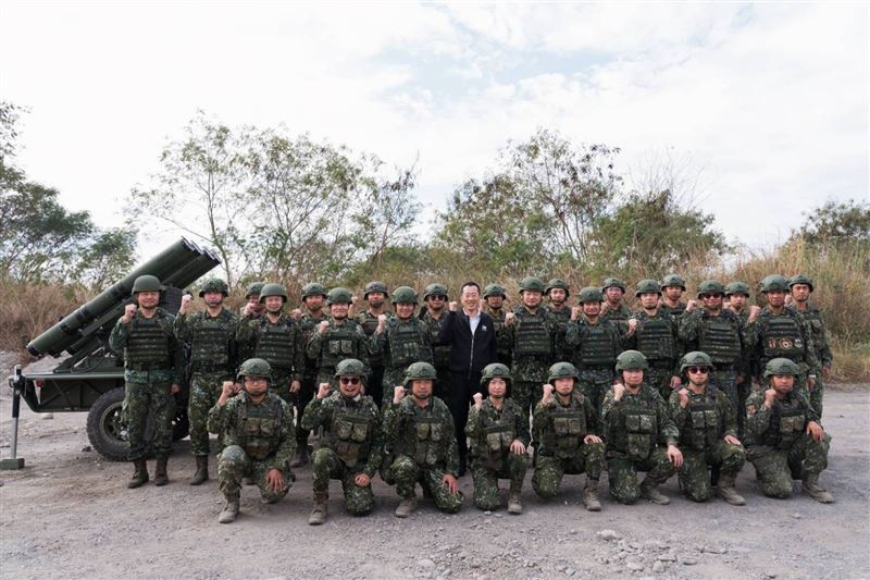 國防部長顧立雄視導「Altius-600M攻擊型無人機接裝實彈射擊操演」（圖／國防部提供）