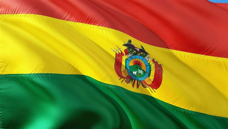 又是親中惹禍!這國經濟崩盤急向美求援