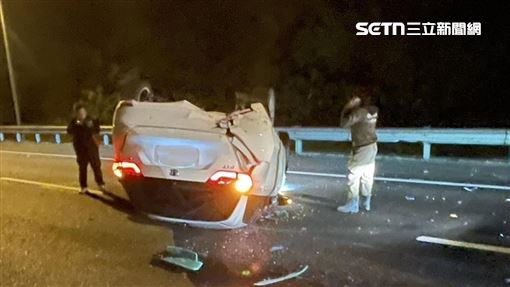 國3福德隧道北口翻車！車陣回堵紫爆