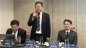 長廣總經理岩田和敏率經營團隊，參與上市前業績發表會。（圖／記者余國棟攝影）