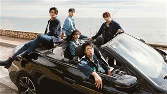 FEniX爽飛南法度假　驚見「全裸日光浴」