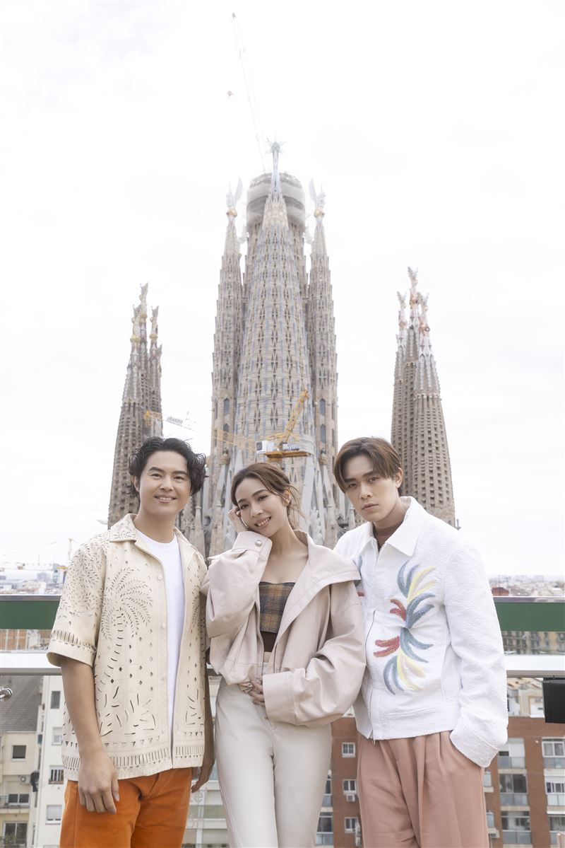 告五人〈從沒去過巴塞隆納〉MV前往巴塞隆納拍攝。(圖/相信音樂提供)