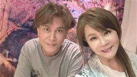 江志豐（左）突傳病危，台語天后龍千玉（右）火速到家探視弟弟，所幸身體狀況已逐漸穩定，粉絲在社群平台留言關心。（翻攝自臉書／龍千玉粉絲團 - Linda fans club）
