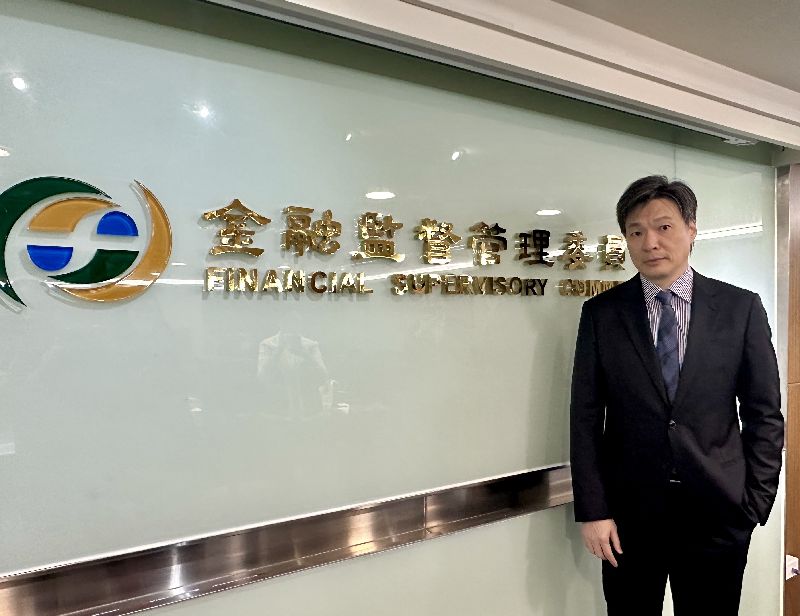 圖為2025年10月中新上任的金管會銀行局主秘周正山