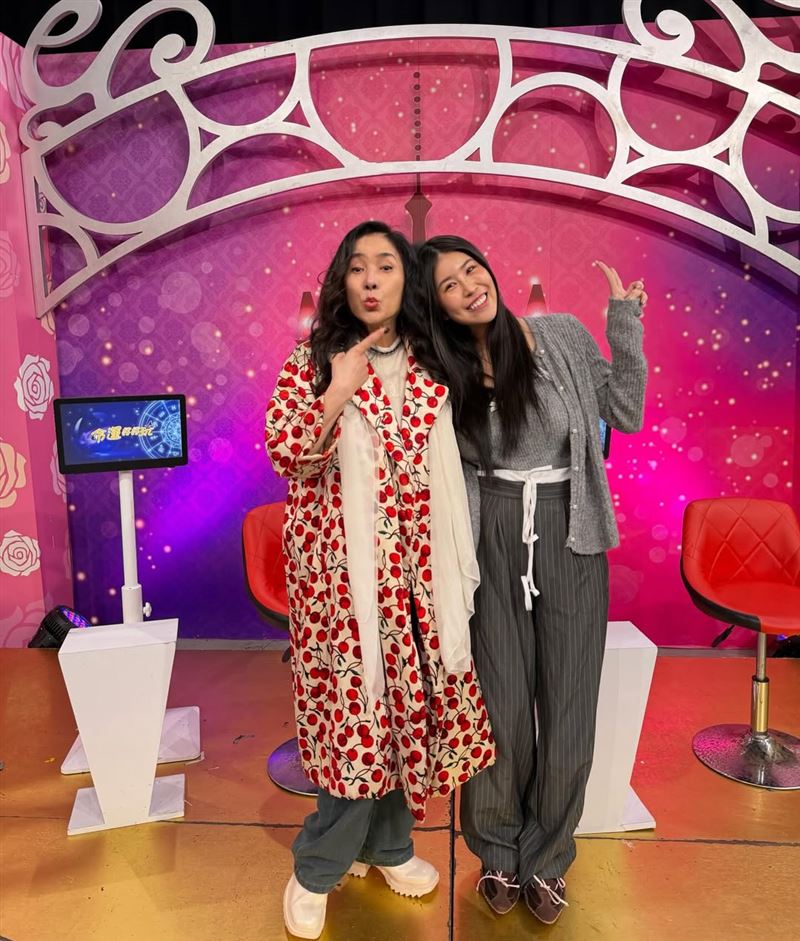 李亞萍(左)與柔柔(右)婆媳合照溫馨。(圖/翻攝自柔柔IG)