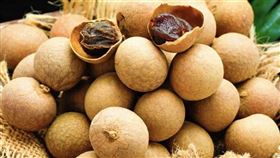▲拜帶殼桂圓象徵破殼重生。（圖／翻攝自網路）