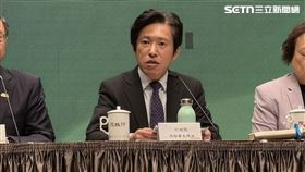 行政院秘書長張惇涵喊話國民黨金門立委陳玉珍、連江立委陳雪生，希望支持院版《財劃法》（圖／記者劉秀敏攝影）