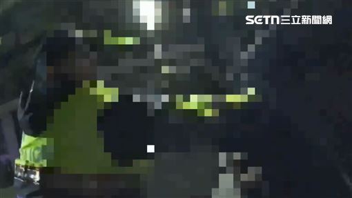 眼紅她跟別人走在一起！健身教練失控打人