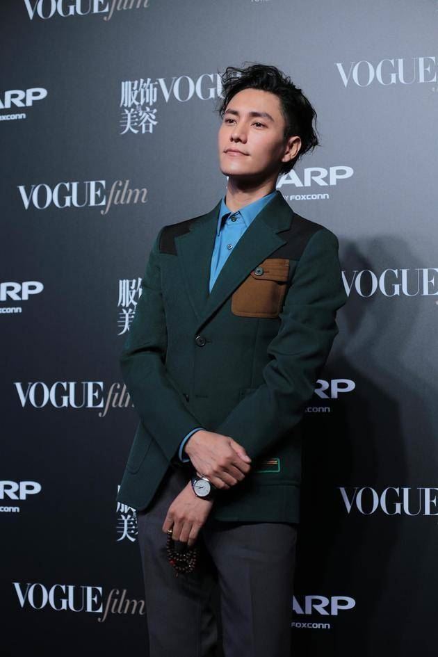 陳坤近照被認為和過去沉穩模樣有落差。(圖/翻攝自微博)