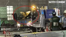 高雄楠梓區,吊車,太空包,台積電,工安意外（圖／翻攝自記者爆料網）