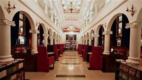 Moooon River創辦人 Eric Y.說明，因為股東異動，Moooon River即將於「1月底告一段落」。（圖／翻攝自Moooon River Cafe & Books臉書）