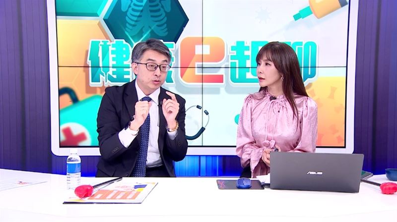 資深藝人李亞萍自曝罹患失智症，引發外界關注安眠藥、憂鬱症與腦部退化的關聯，老年醫學權威、台大北護分院院長詹鼎正詹鼎正在《健康e起聊》節目中提醒，長期服用安眠藥恐影響認知功能，唯養成良好生活習慣、遠離三高，才是降低失智風險的關鍵。（圖／健康e起聊提供）