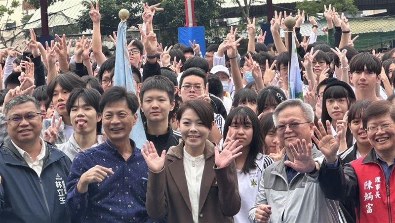 復職日邱臣遠出國沒交接?高虹安回應了