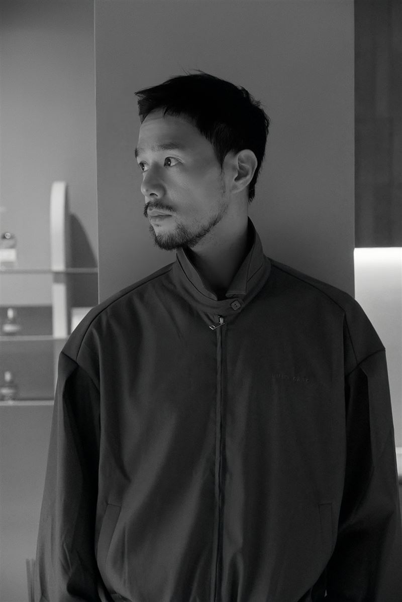 丁春誠跳脫策展人身分，潛心於藝術領域。（圖／TIN TIN STUDIO提供）