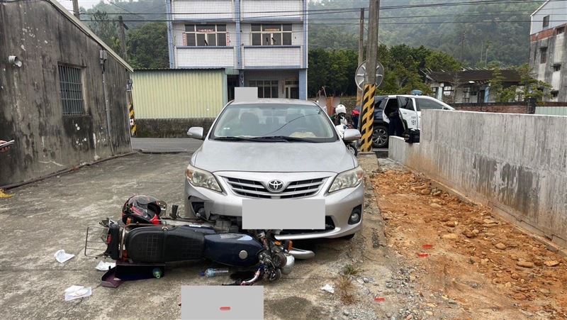 不滿放鞭炮被檢舉 南投男追撞持刀殺鄰居