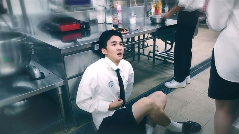 遭知名女星下毒 男星錄突口吐白沫倒地