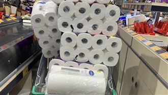 聖誕禮物抽到「超大箱」！她打開後心涼了