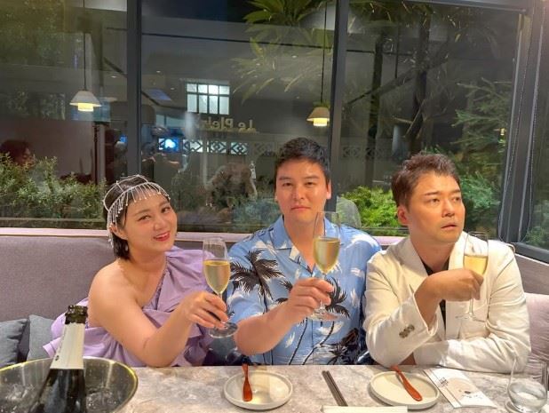 全炫茂（右）也被捲入「打針阿姨」疑雲。（圖／翻攝自朴娜勑IG）