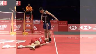 對手李詩灃扭傷跌在面前　周天成嚇到愣住