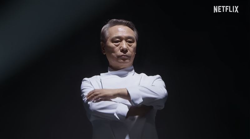 76歲中式料理名廚侯德竹也加入《黑白大廚2》。（圖／翻攝自Ｎetflix）