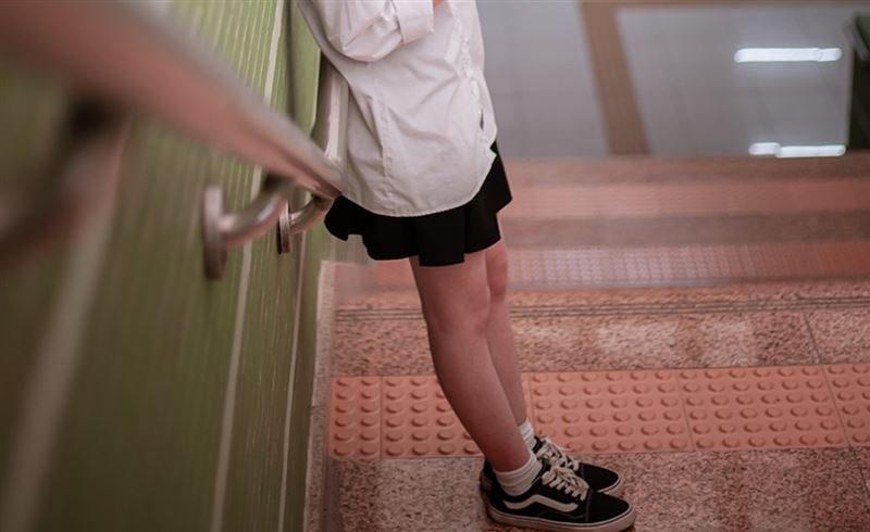 國三女學生控訴遭男教師在教室、樓梯間肢體碰觸騷擾，學校已召開性平會決議受理調查中。（示意圖非新聞當事人／PIXABAY）