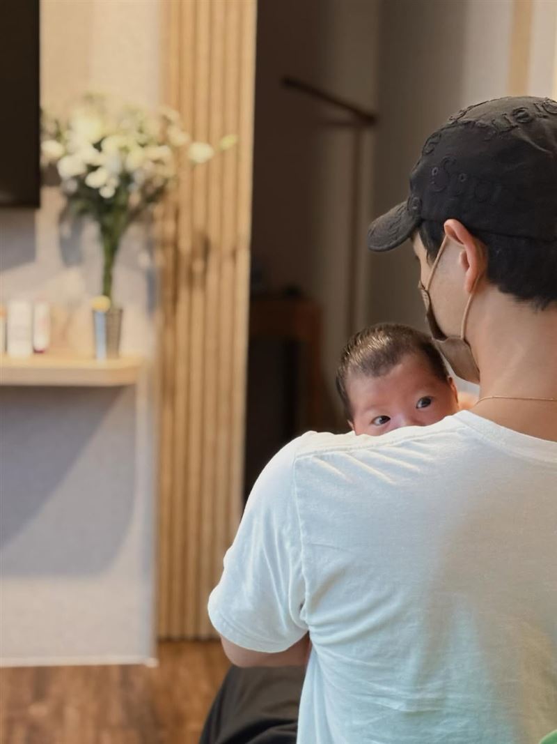 劉品言女兒的大眼睛完美複製爸媽。（圖／翻攝自IG）