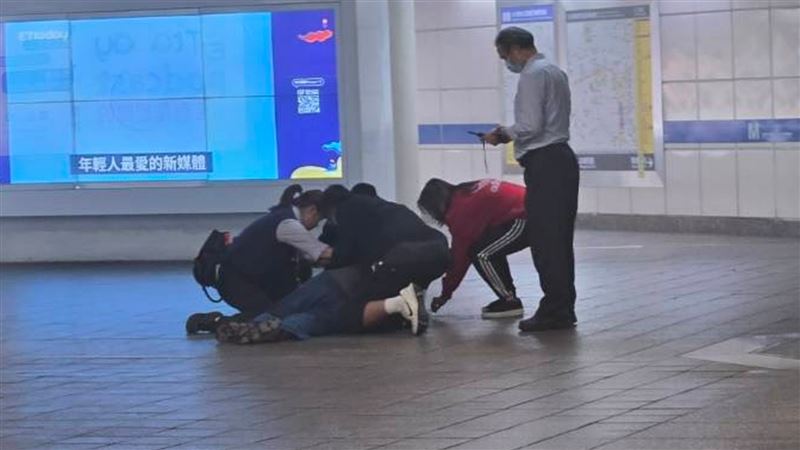 現場有民眾受傷倒地。（圖／翻攝畫面）