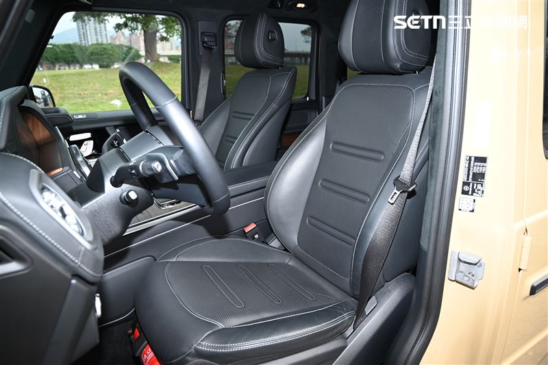 前座椅包覆性很好，卻不會有越野車常見的壓迫感。（圖／記者鍾釗榛攝）