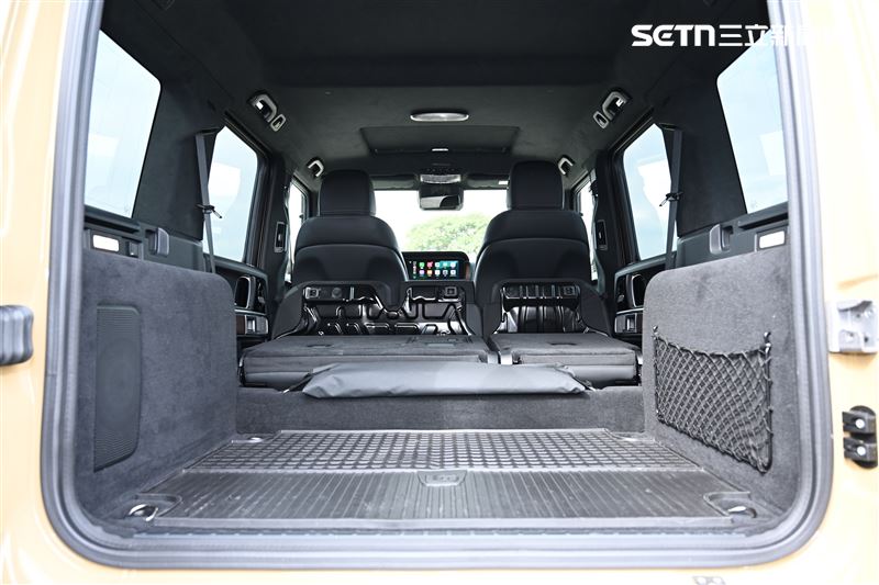 後排傾倒可創造出2010 L置物空間。（圖／記者鍾釗榛攝）