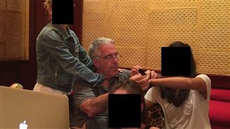 淫魔68張極樂私照再曝光！裸女身上塗這字