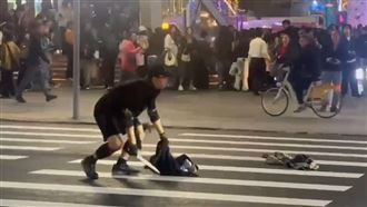 中山站爆砍人!傳歹徒殺進誠品 民眾躲倉庫