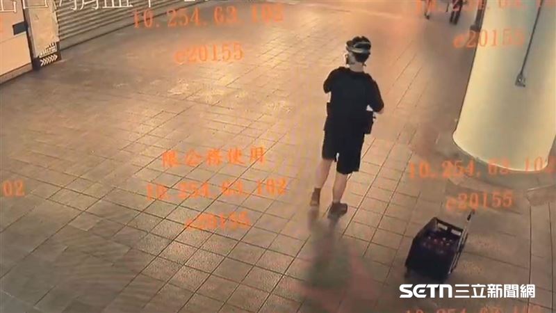 張文犯案手法相當冷血，目擊者氣憤地表示，他顯然是有備而來。在中山站目擊張嫌持刀砍人的吳小姐更表示，自己差點也成為傷者之一，「他根本像是鎖定逃竄的人群下手，完全不留活路，我到現在全身都還在發抖...就好像遇到鄭捷第二一樣。」（圖／翻攝畫面）