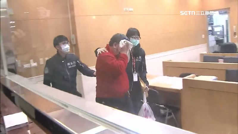 蕭萬居還涉嫌在2015年到2019年間和業者共謀開立不實發票