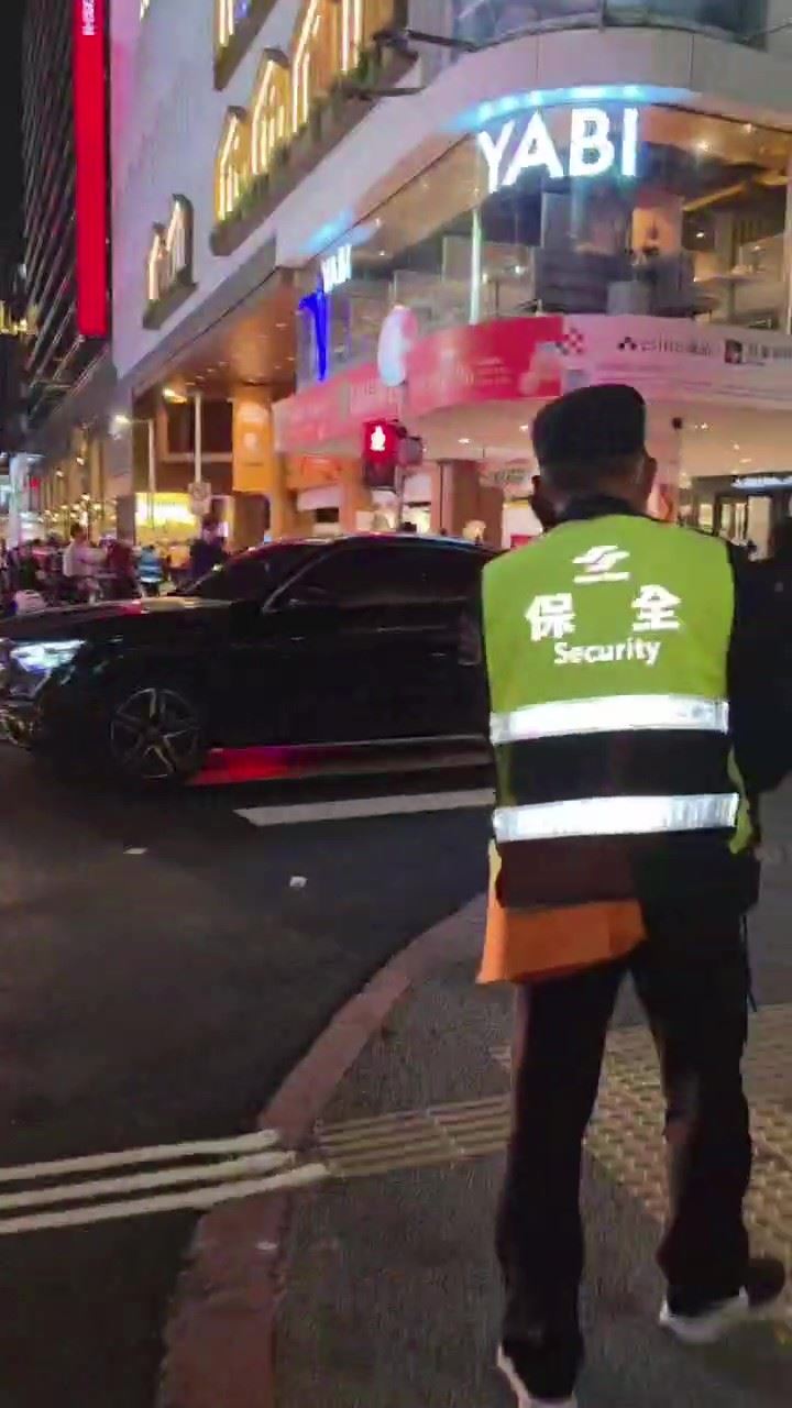 煙霧、尖叫、斷魂中山站：北捷無差別恐攻全紀錄，通緝犯張文「最後一跳」終結血色驚魂。（圖／李宜樺攝）