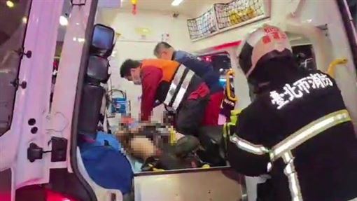 直擊／北捷無差別殺人　現場搶救畫面曝