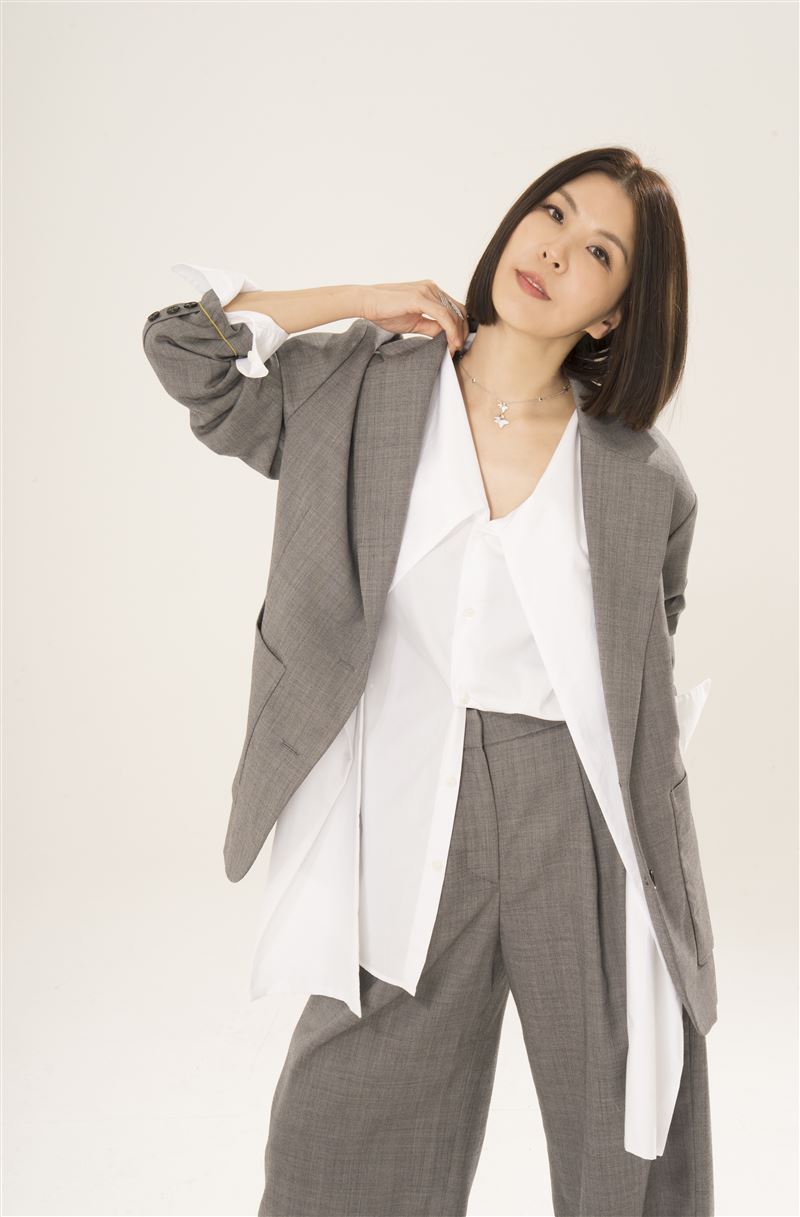 許茹芸最近悄悄多了一個「翻譯作者」的頭銜。（圖／茹聲工作室）