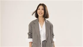 許茹芸最近悄悄多了一個「翻譯作者」的頭銜。（圖／茹聲工作室）