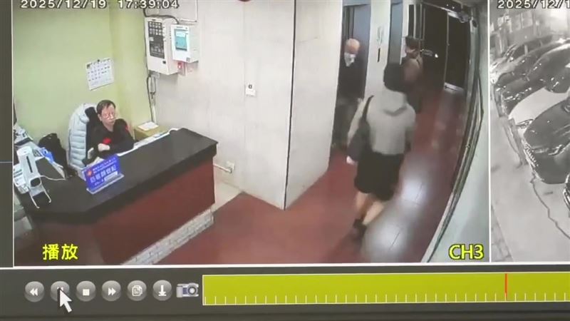 張文北車犯案後，用煙霧彈遁逃，騎Ubike回商旅換裝。（圖／翻攝畫面）