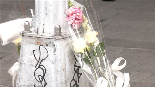 台北恐攻釀4死11傷！民眾自發獻白花哀悼