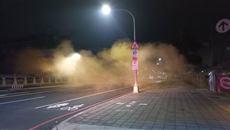 賣亂！高雄醉漢疑路上拉開船用發煙筒