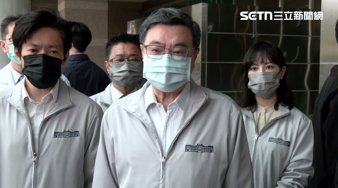 卓榮泰赴三總探視傷者（圖／翻攝畫面）