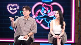 高階偷情新招曝光！熊熊揭「蝦皮聊聊」成渣男女掩護神器，（左）為黃豪平。（圖／《戀愛熊天秤》提供）