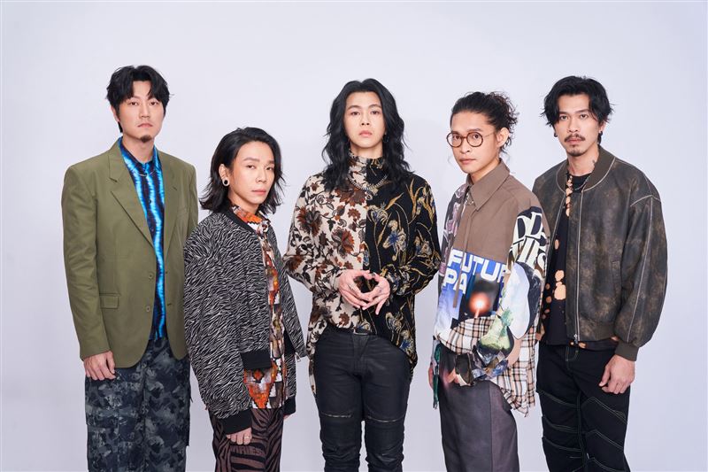 《2025苗栗耶誕城》麋先生開唱。(圖/電視台提供)