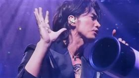 言承旭拿出流星項鍊高掛望遠鏡上，讓《流星花園》粉絲想起大S飾演的杉菜。（圖／翻攝自小紅書、微博）