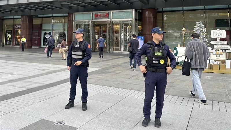 有不明帳號揚言前往台中新光行凶，轄區警方加派警力前往周邊巡守警戒。（圖／翻攝畫面）