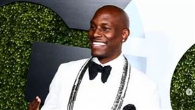 好萊塢電影《玩命關頭》系列男星泰瑞斯．吉布森（Tyrese Gibson）在個人IG上轉發北捷恐怖攻擊相關影片，引發海外網友熱烈討論。（圖／翻攝自IG @tyrese）