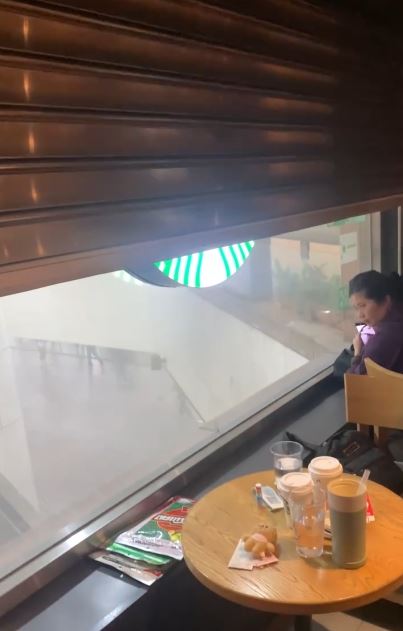 星巴克店員機警拉下鐵門,救了全店客人一命。(圖/翻攝自Threads @jmmiu_tw)