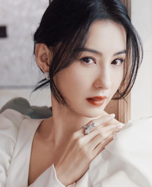 張柏芝名下在香港、北京、上海皆有不動產,加上影視作品、代言與時尚工作,身價推估達10億人民幣。(圖/翻攝自張柏芝IG)