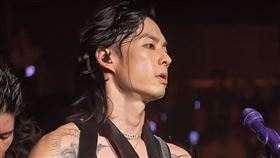吳建豪在演唱會大秀好身材。（圖／翻攝自小紅書）